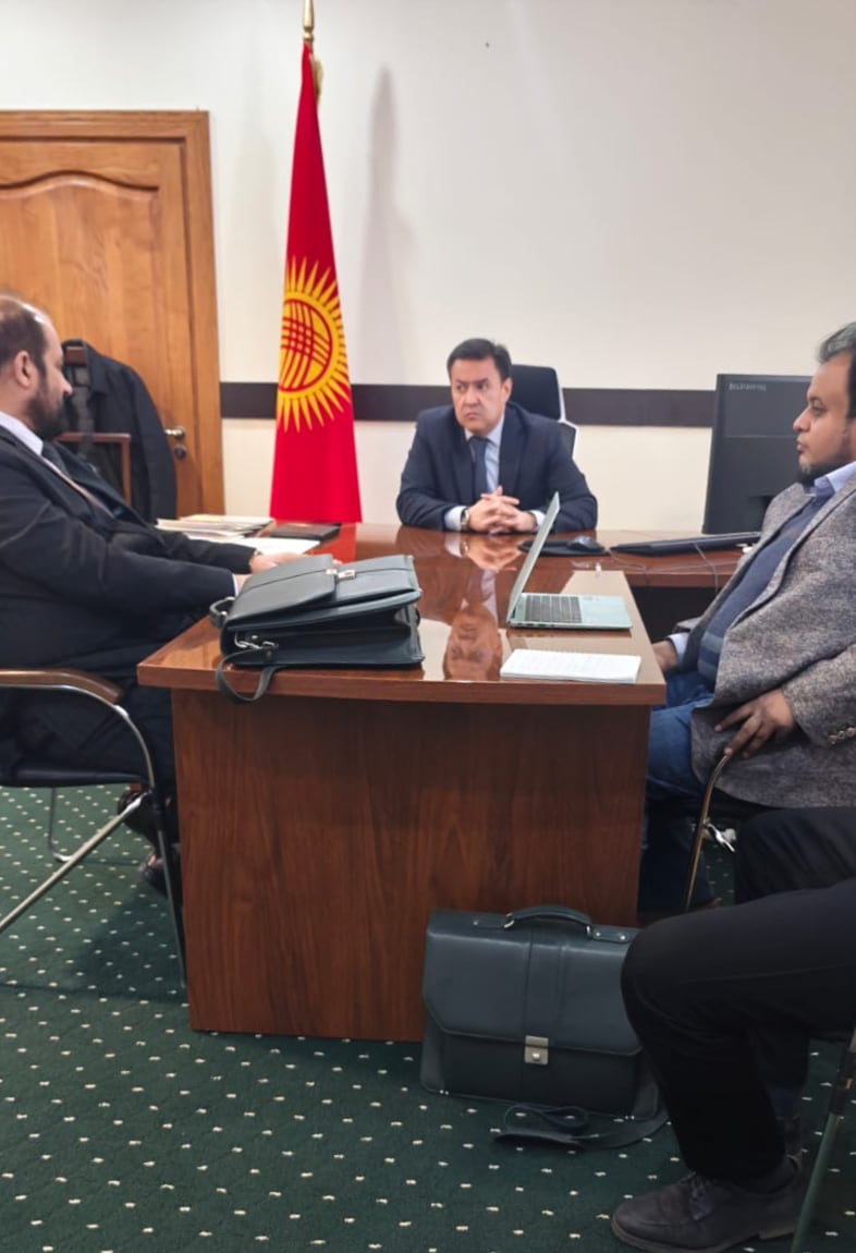 Yasir Mahmood and Rab Nawaz at the National Investment Agency